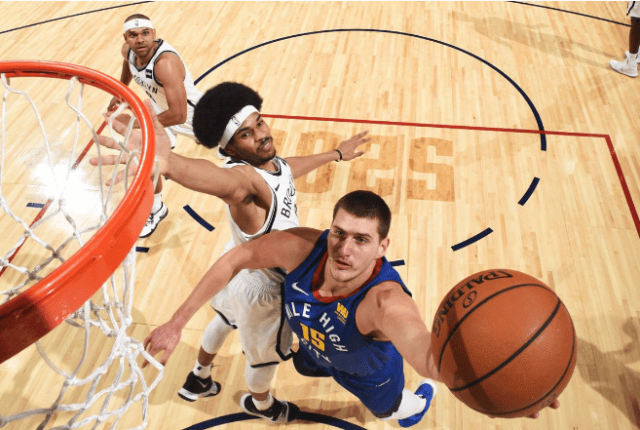 东契奇：斯玛特给替补席带来了能量，他说啥我们都会听