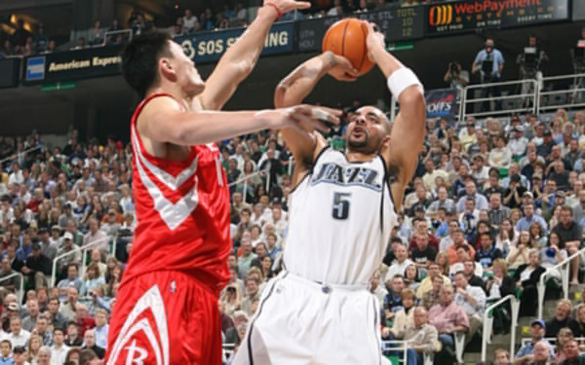 逆转功臣！哈登16中8砍下29分&第三节16分带队一波流