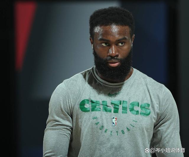 PTSD了？当值德国籍VAR裁判提醒主裁河南队后卫用手阻挡射门