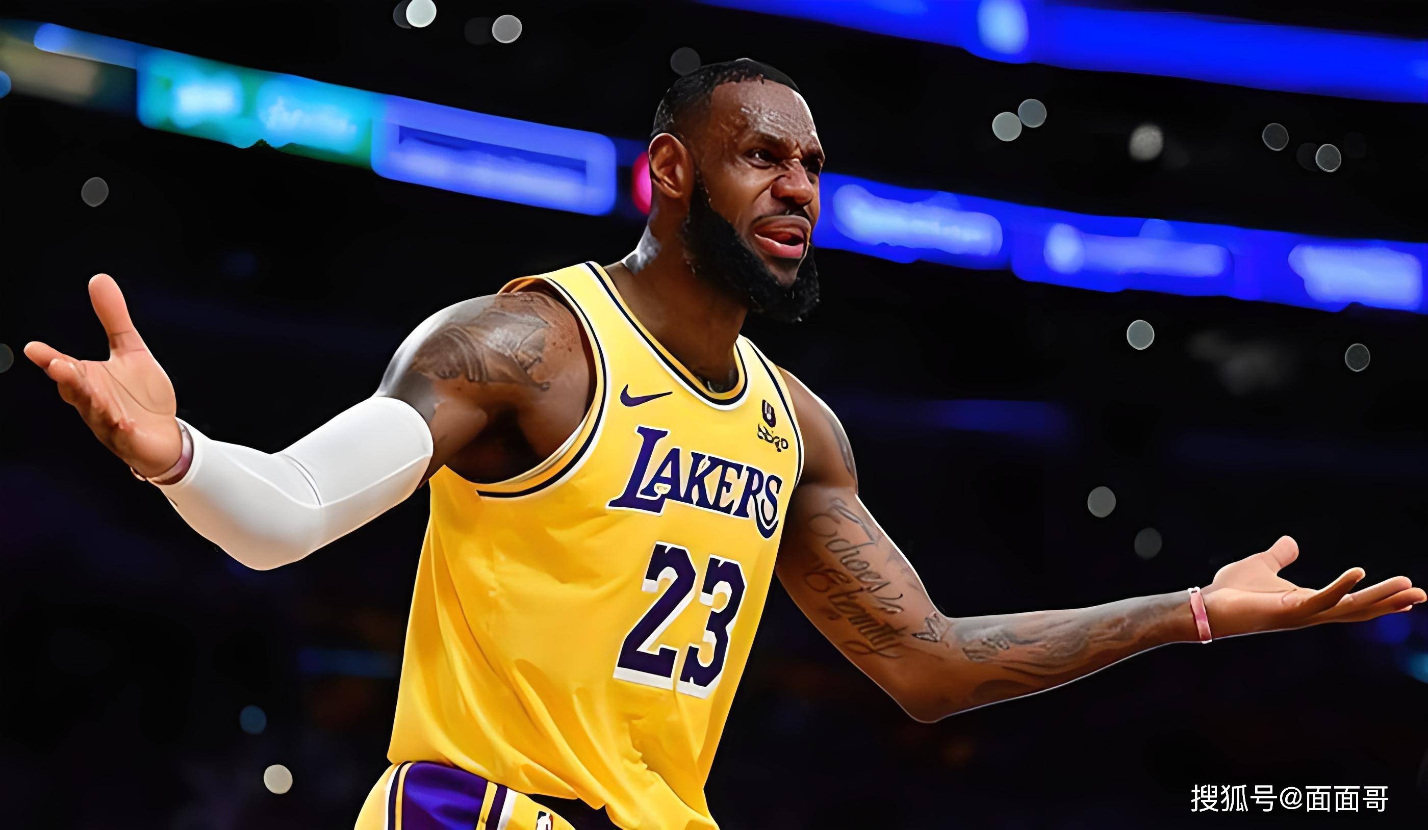 喀麦隆体育部长与足协主席埃托奥决裂，前者指责后者操纵选举