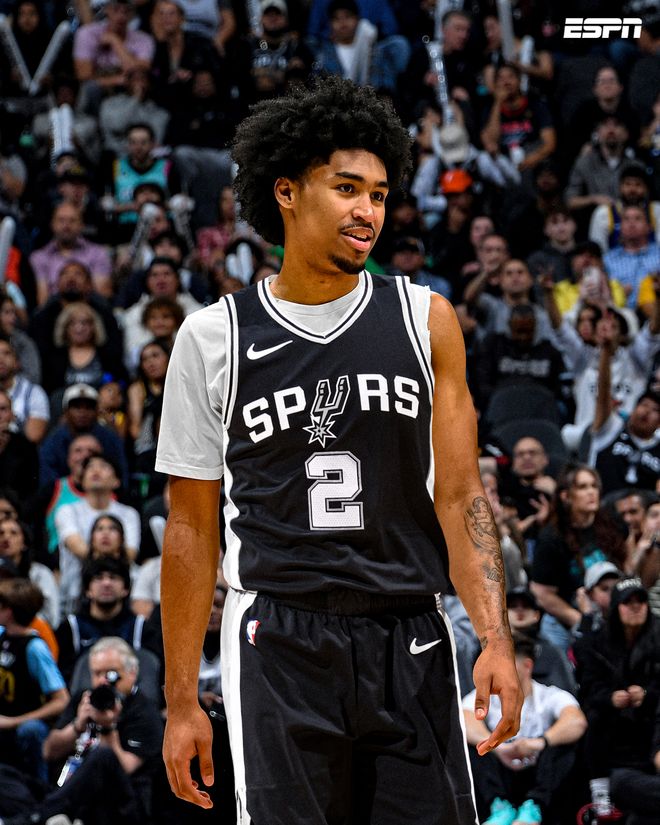 开拓者1分险胜火箭，杨瀚森的进步和挣扎都肉眼可见