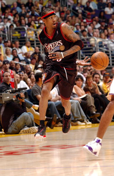 邮报：伯恩茅斯后卫塞内西与女足后卫鲍尔斯成英超新明星情侣