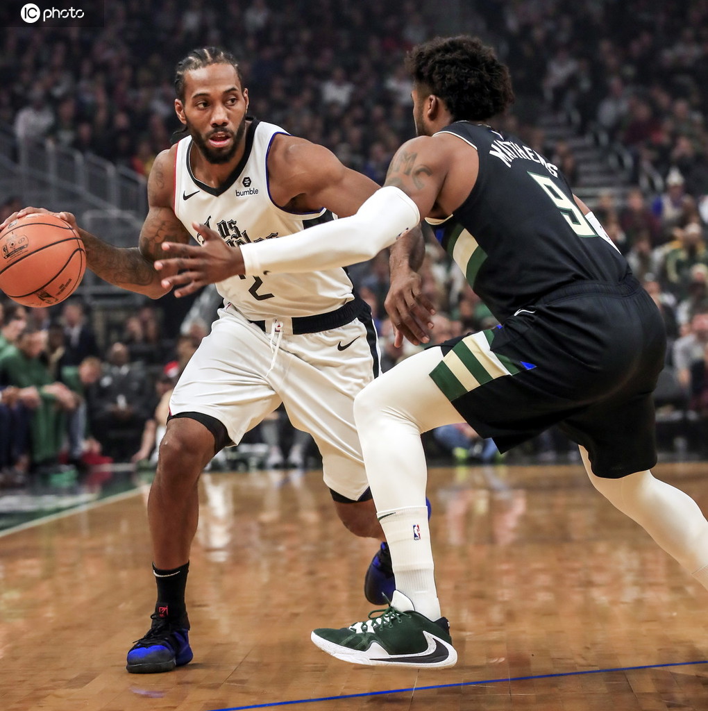 希腊队攻防两端表现亮眼