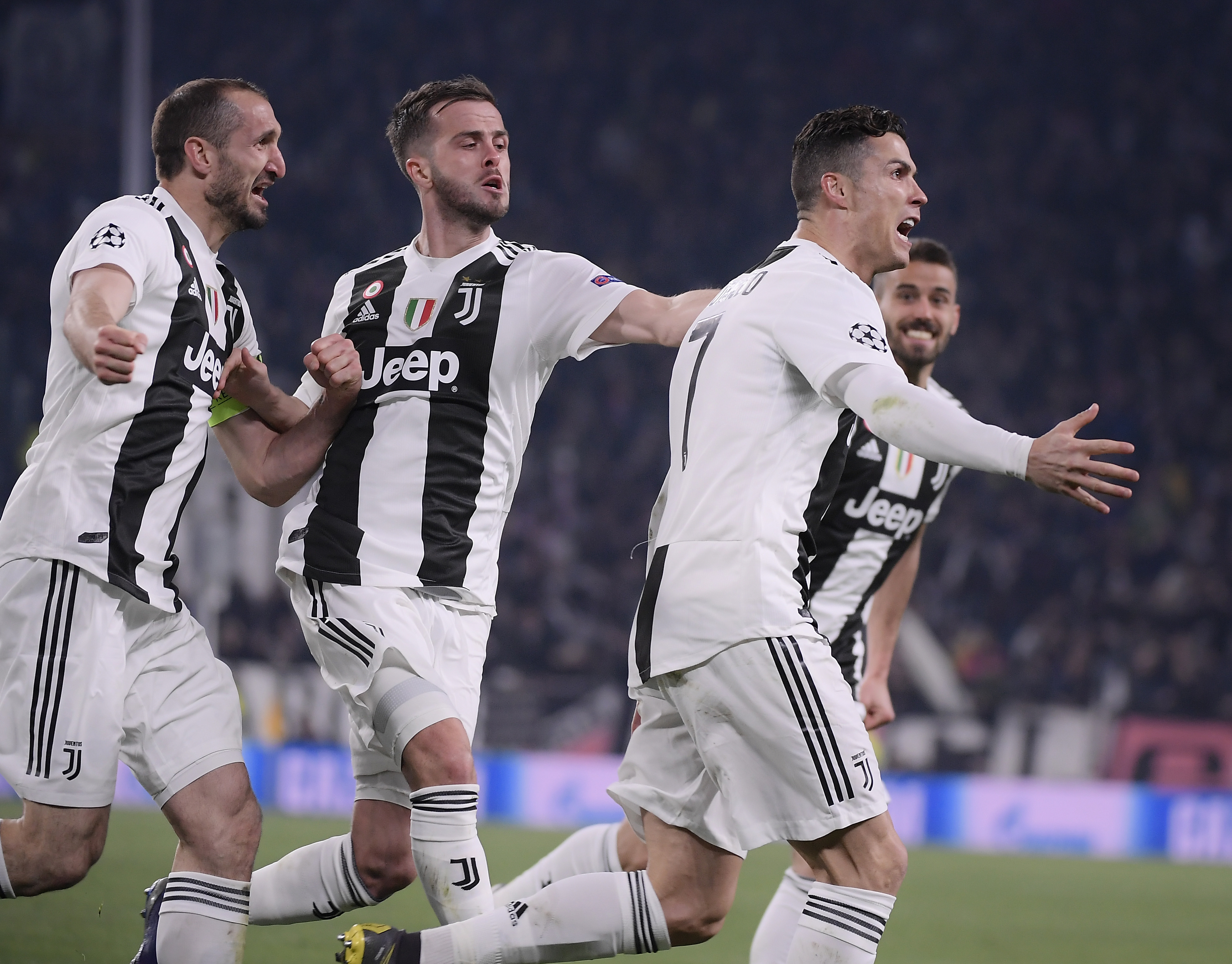 篮球篮网进攻端再现高光时刻